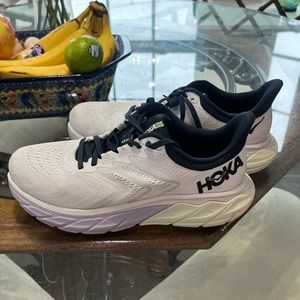 New Hoka arahi 5 white mint lavendar women’s size 8